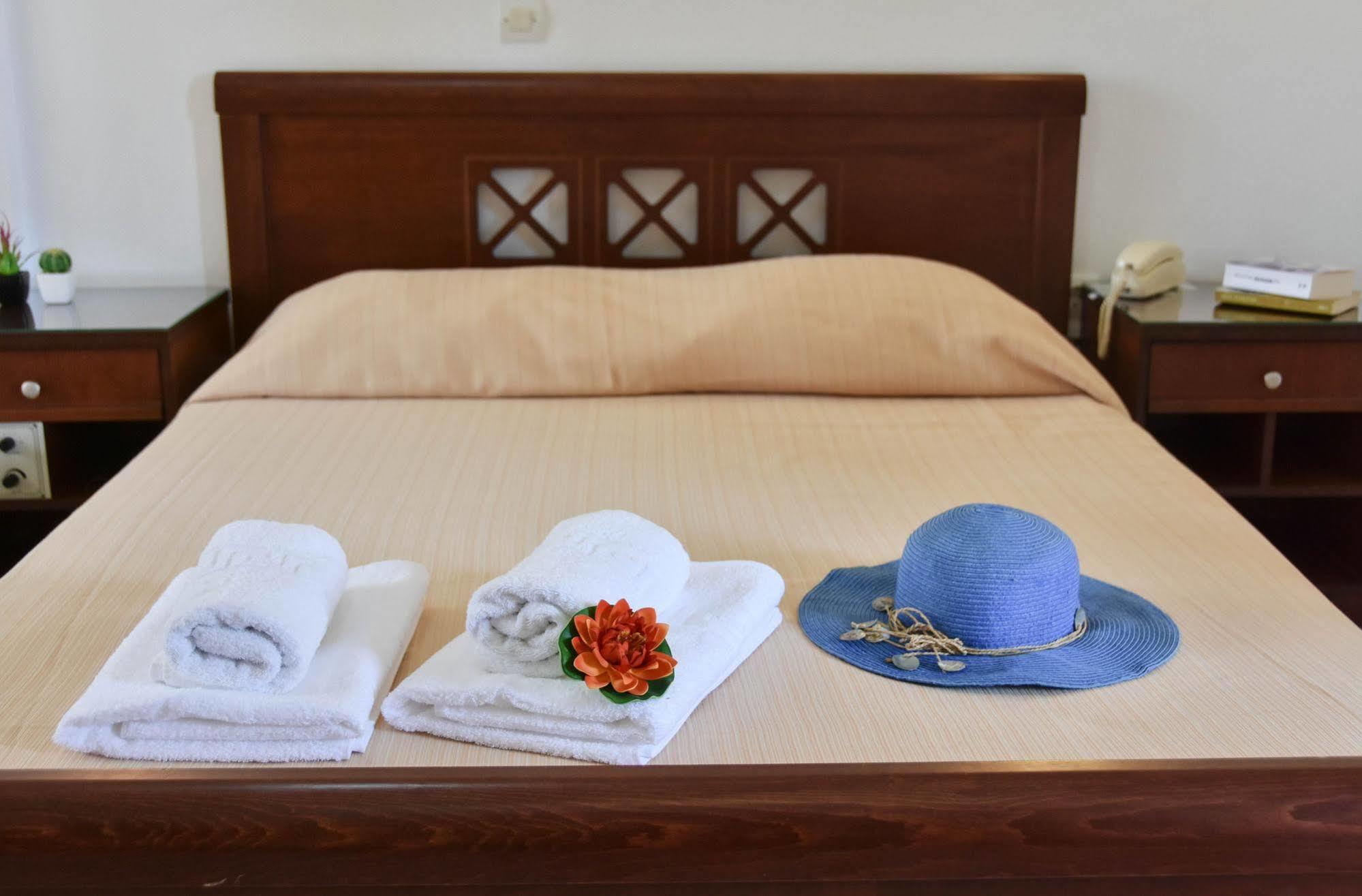 Hermes Hotel Kíssamos Esterno foto